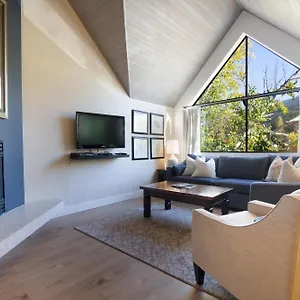 Apartment Powder's Edge By Latour And, Whistler