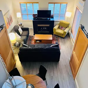 Apartment Tyndalstone 3 Bedroom In The Heart Of Village North, Whistler