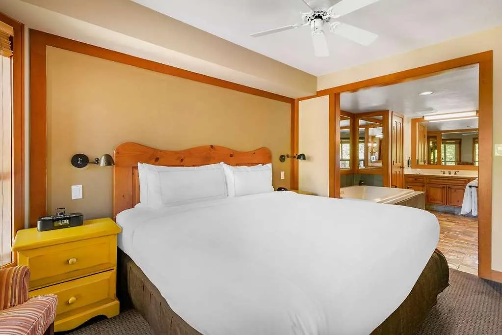 Hilton Grand Vacations Club Whistler Hotel Canada