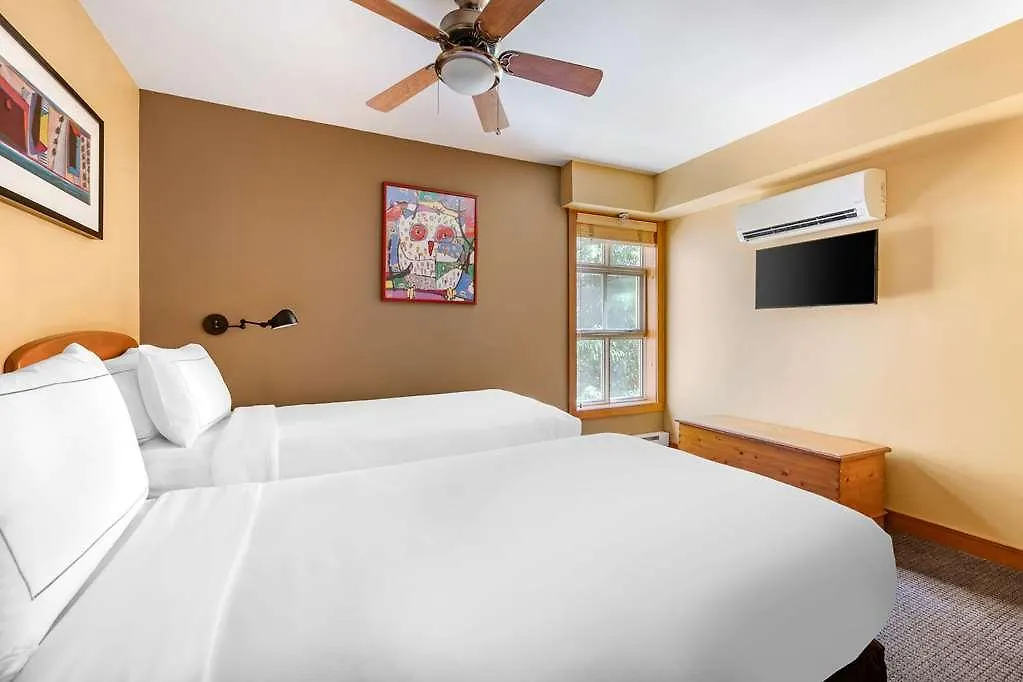 Hilton Grand Vacations Club Whistler Hotel 3*,  Canada